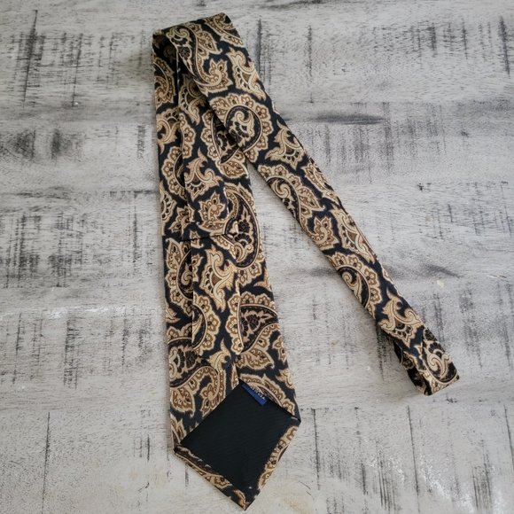 Saks Fifth Avenue Black and Sage Green Paisley Print Necktie 57 x 3.5 - Picture 3 of 10